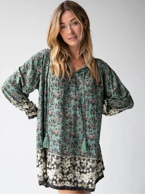 NATURAL LIFE Sage and Black Floral V-Neck Tunic Dress Women’s